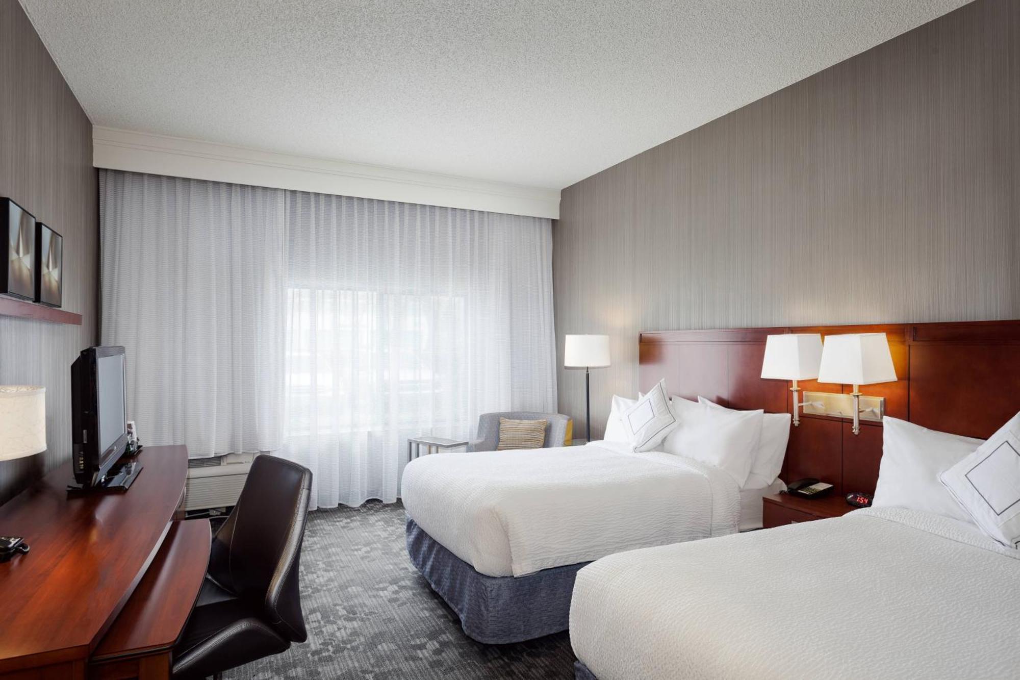 Courtyard By Marriott Stockton Hotel Buitenkant foto