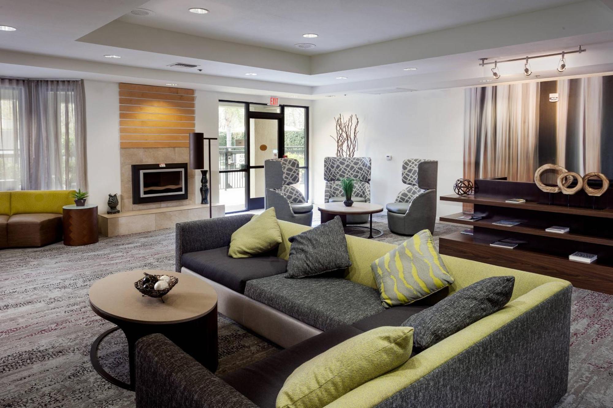 Courtyard By Marriott Stockton Hotel Buitenkant foto
