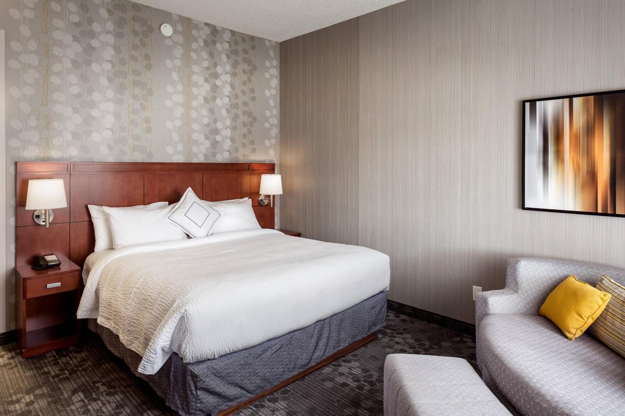 Courtyard By Marriott Stockton Hotel Buitenkant foto