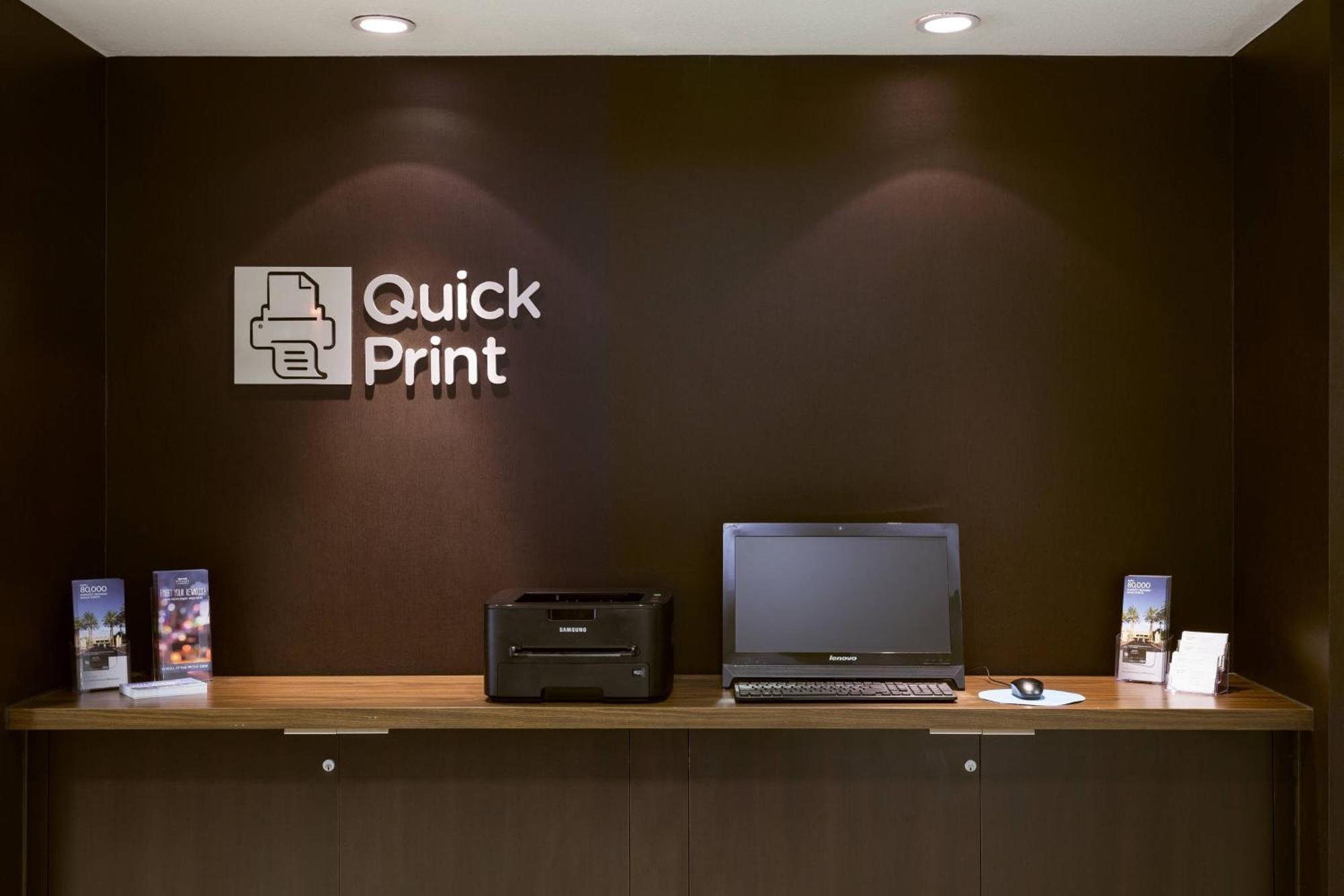 Courtyard By Marriott Stockton Hotel Buitenkant foto
