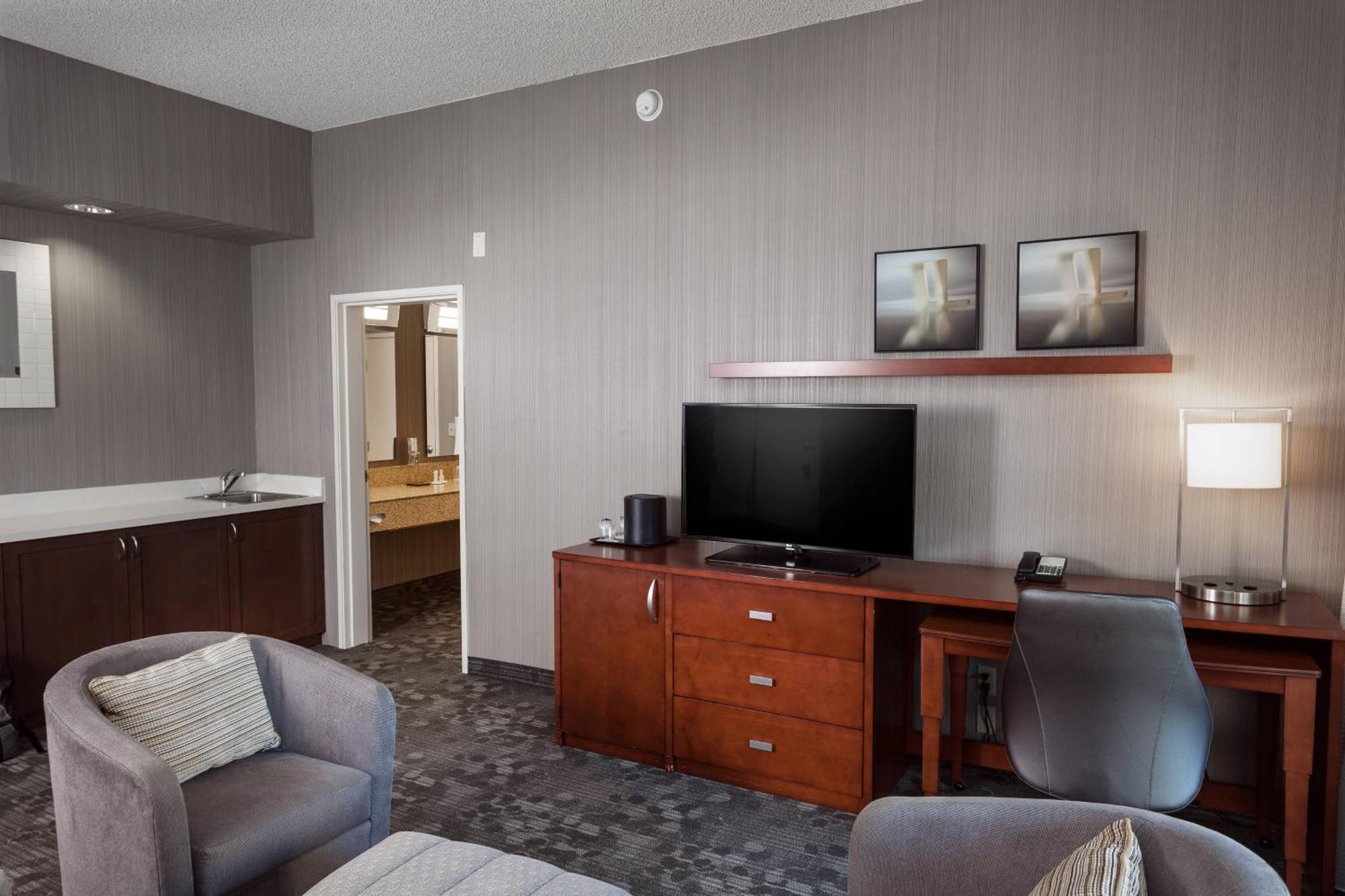Courtyard By Marriott Stockton Hotel Buitenkant foto