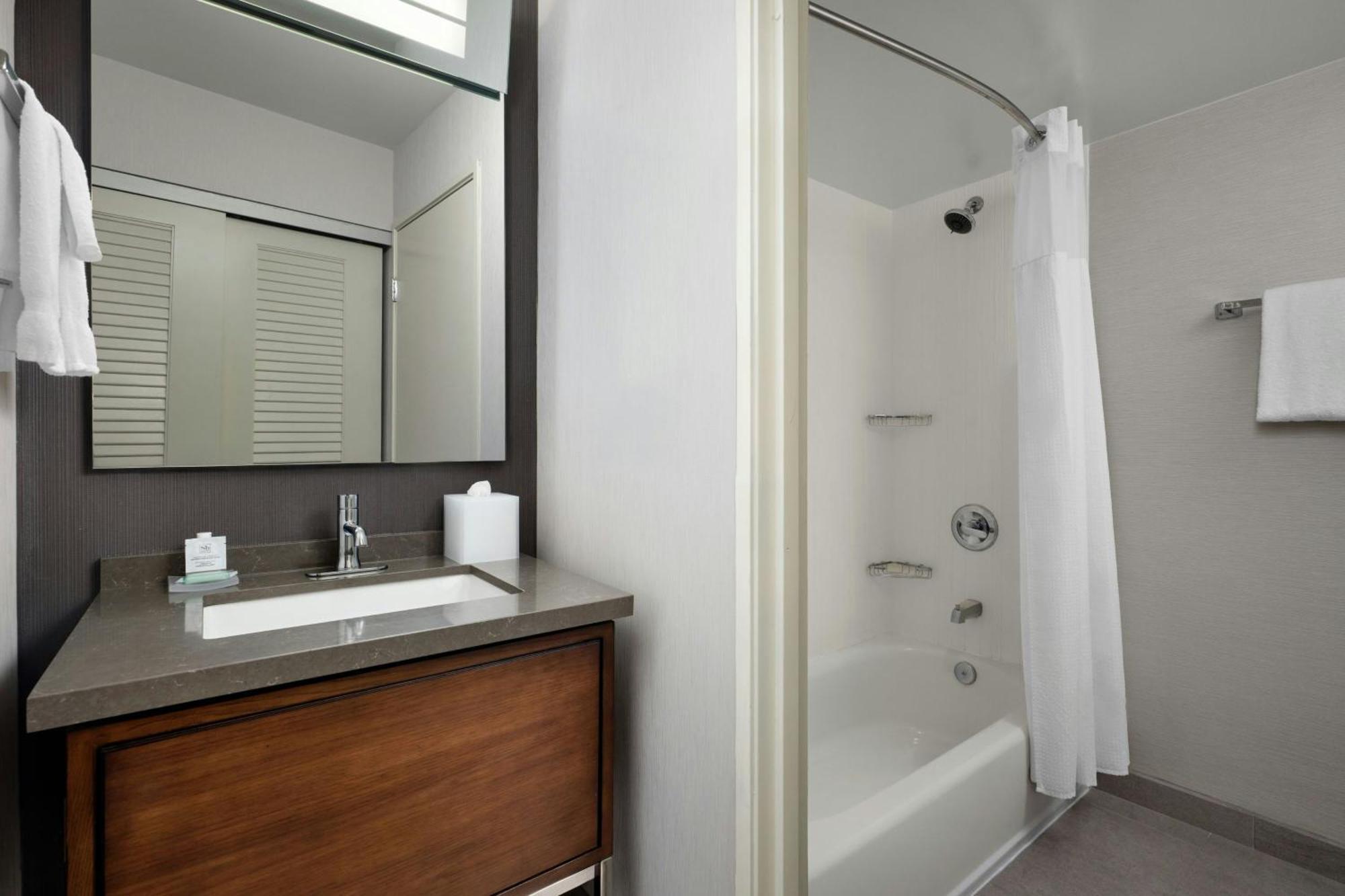 Courtyard By Marriott Stockton Hotel Buitenkant foto