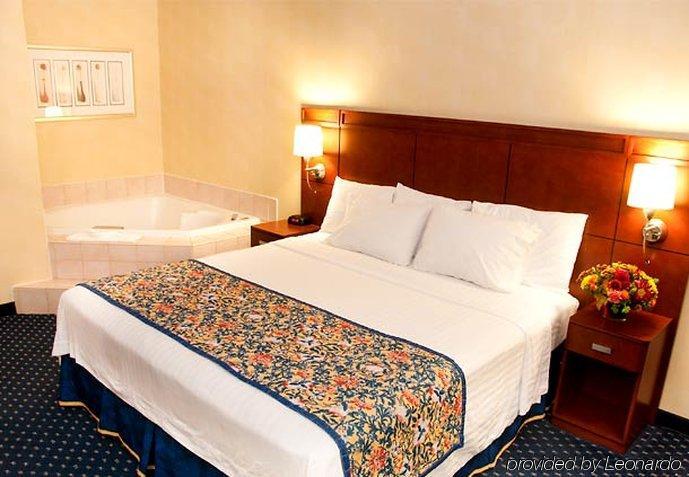 Courtyard By Marriott Stockton Hotel Kamer foto