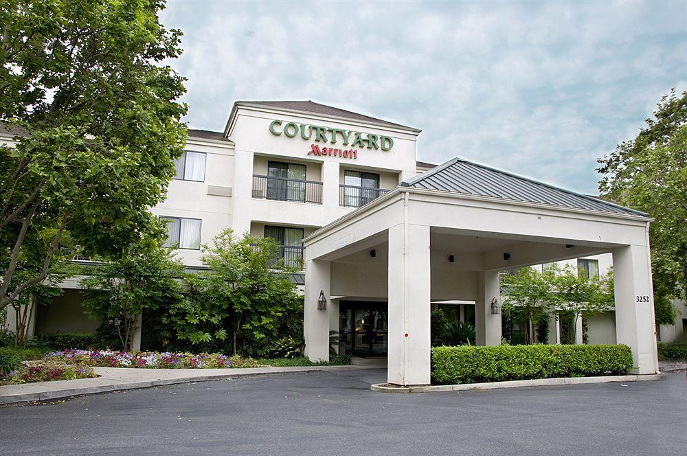 Courtyard By Marriott Stockton Hotel Buitenkant foto